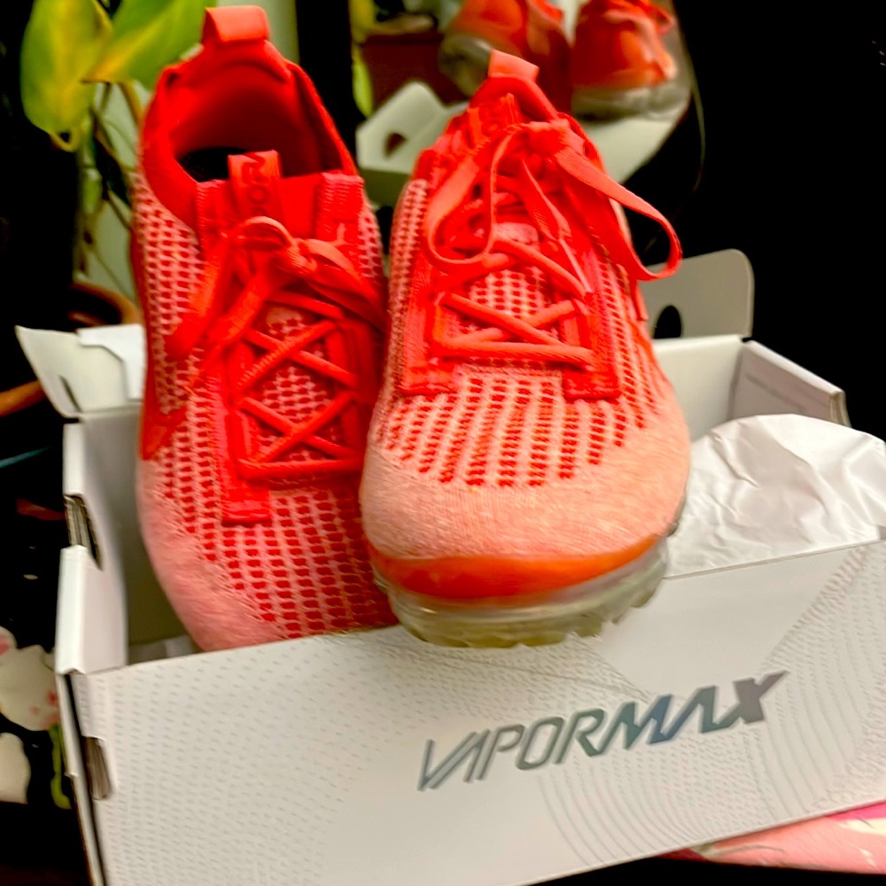 Nike Vapor max women’s shoe in orange or salmon